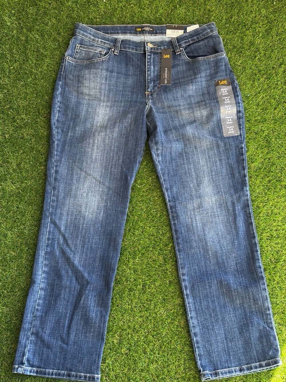 Lee Women's Relaxed Fit Straight Leg Mid Rise Jeans Size 14 Short